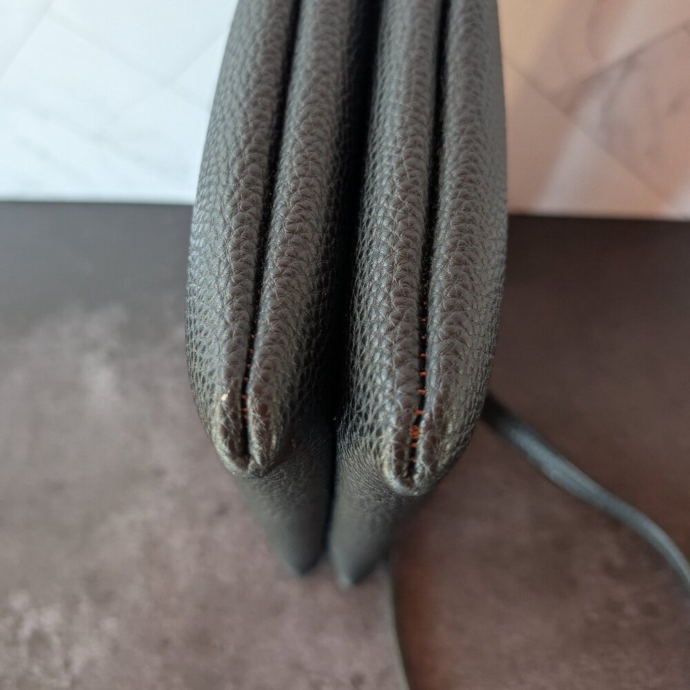 GUESS Black Pebbled Faux Leather Double Zip Crossbody Wristlet - Picture 7 of 11